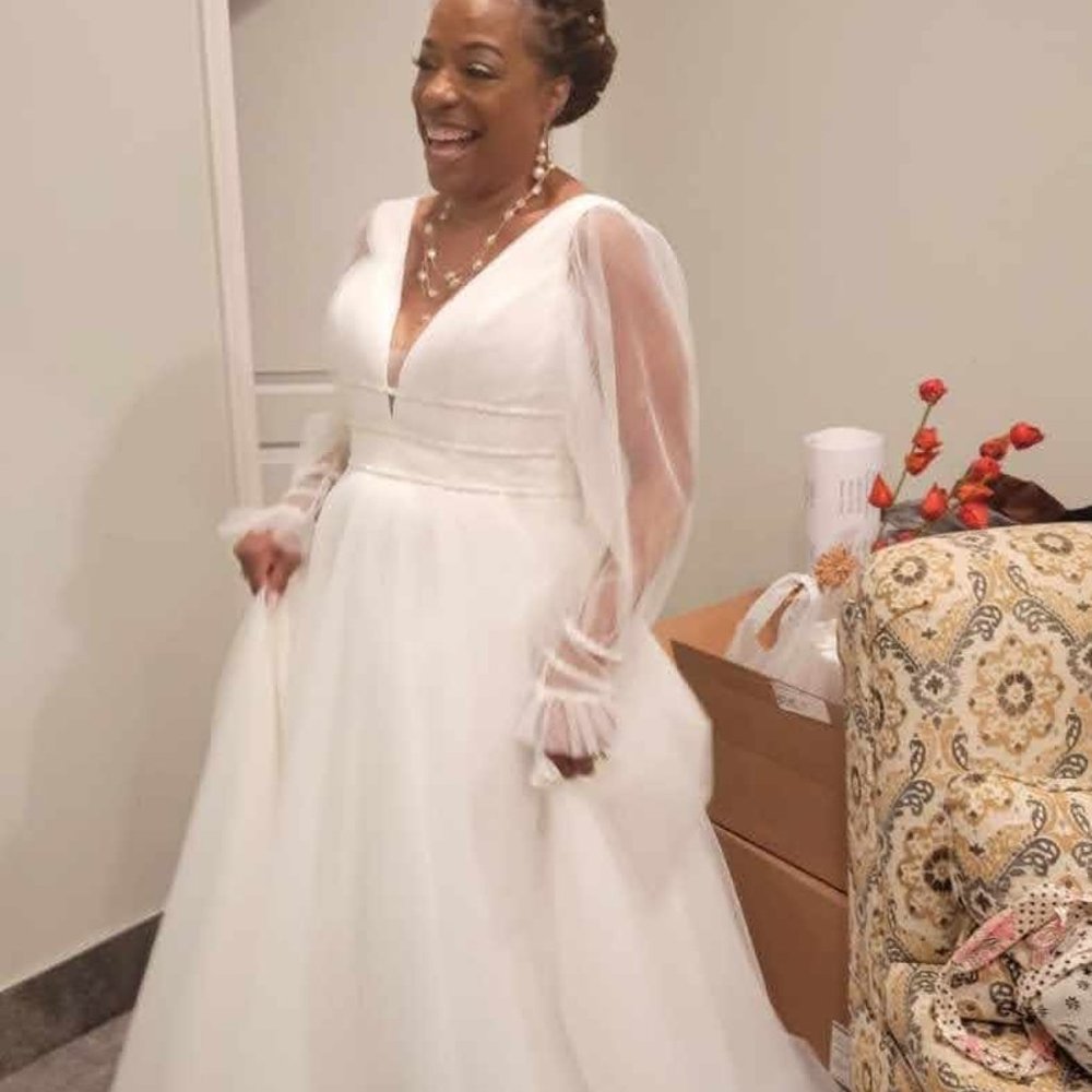 WEDDING DRESS